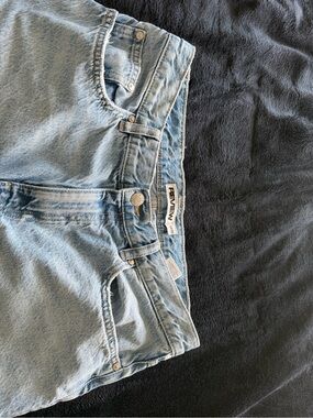 Review Light Wash Denim Shorts in Pale Blue